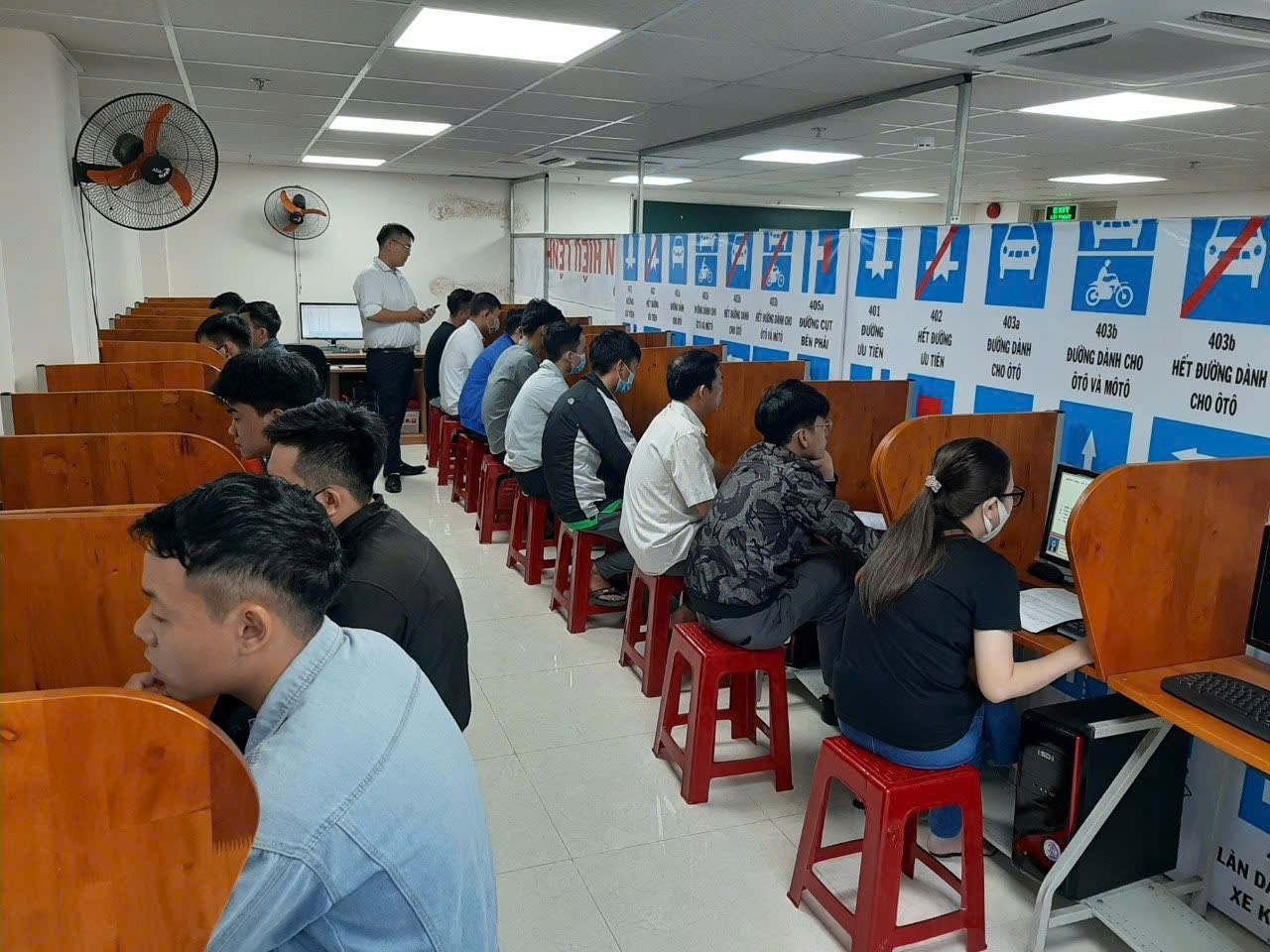 Bài thi mô phỏng - Học đúng cách, thi đỗ dễ dàng!